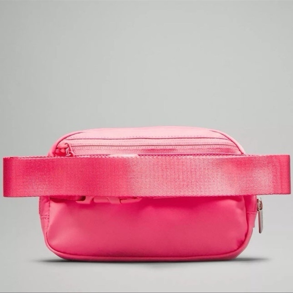 Lululemon Everywhere Belt Bag Sakura Pink Crossbody Bag Nwt - Picture 2 of 6